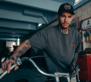 Maglietta Dickies x H-D 1930's Moto Racer Heavyweight tinta a pigmento, da uomo
