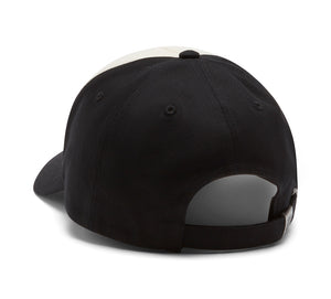Cappellino da baseball da donna con dettagli scintillanti e blocchi di colore